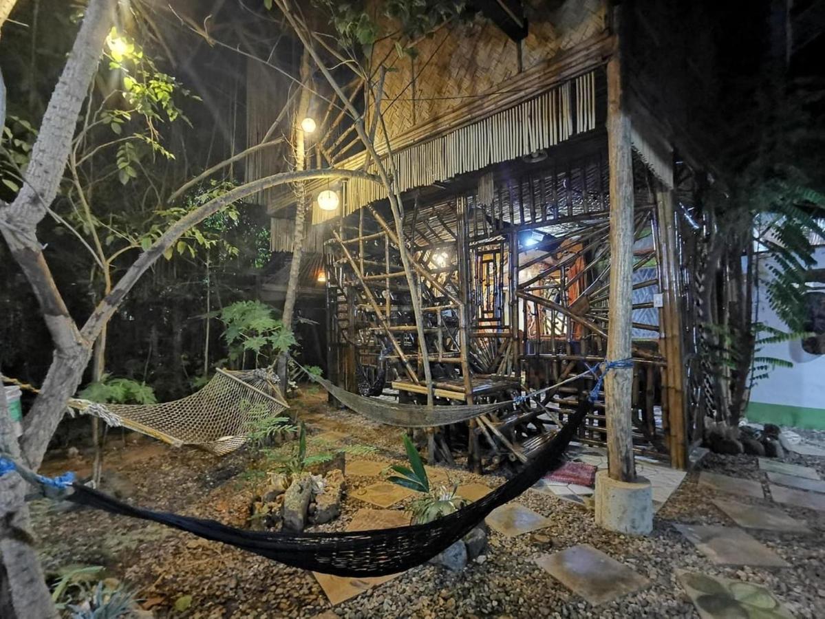Hotel Bamboo Nest à Puerto Princesa Extérieur photo