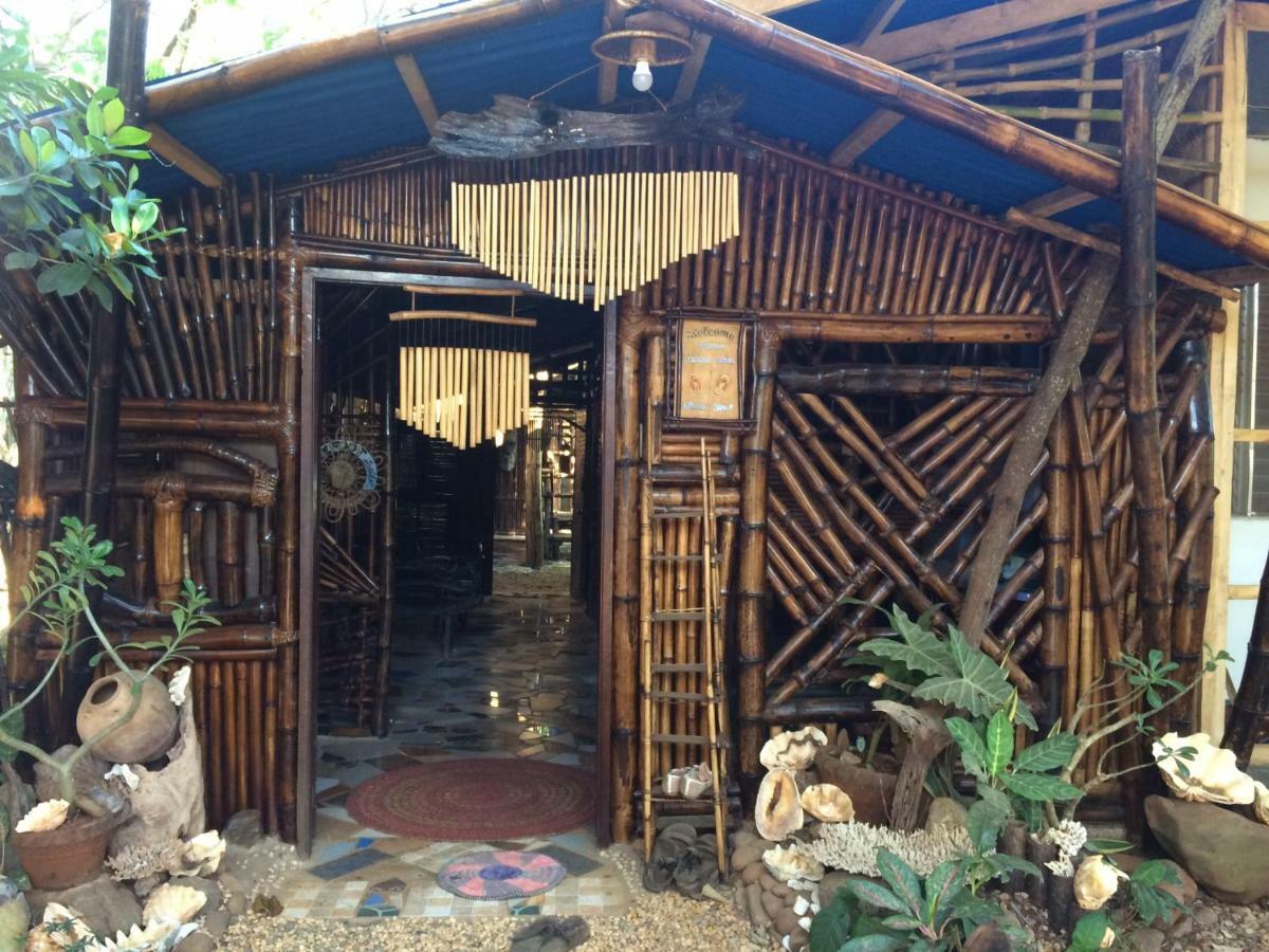 Hotel Bamboo Nest à Puerto Princesa Extérieur photo